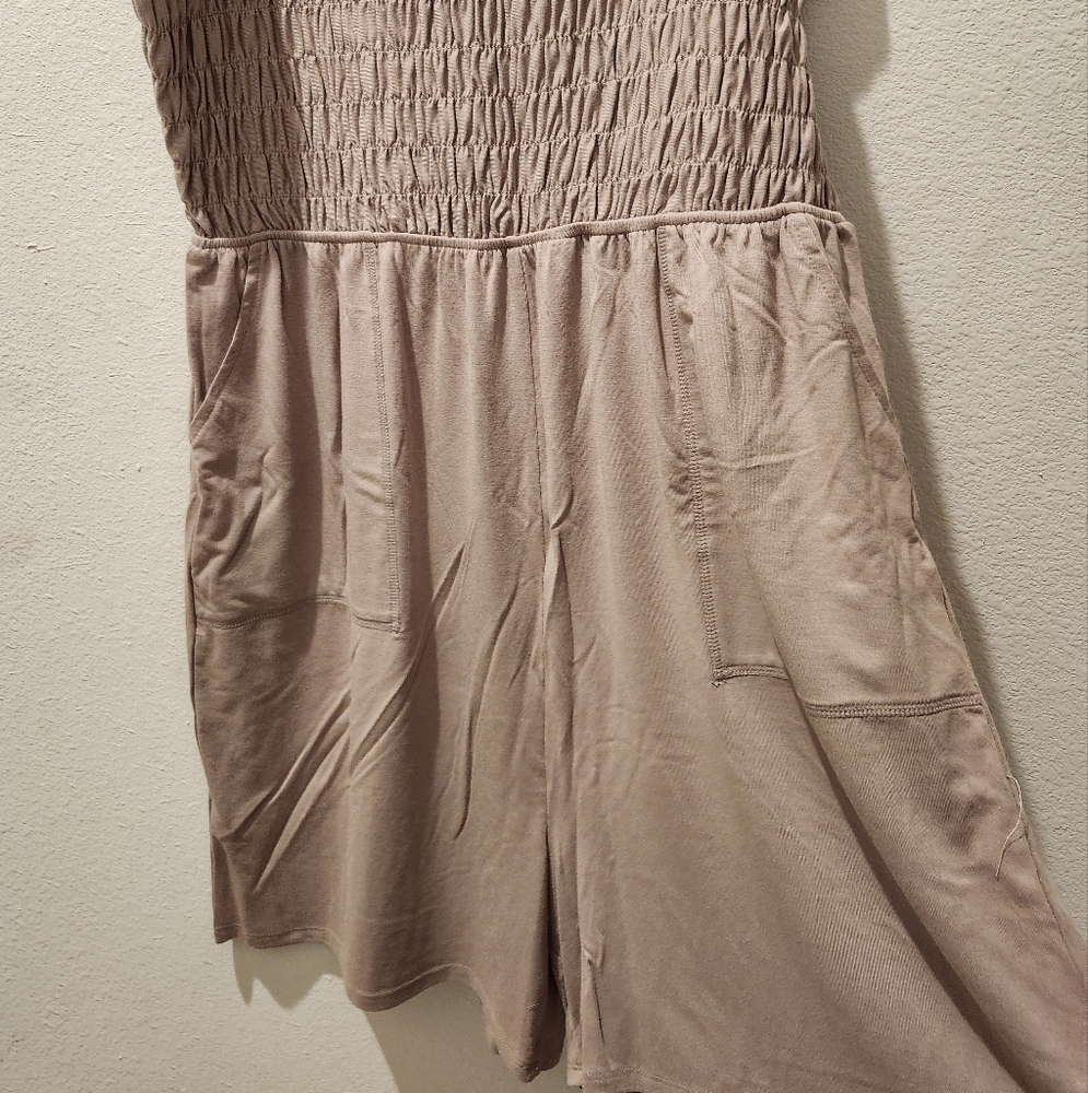 Zenana PLUS SIZE SMOCKED TOP ROMPER WITH POCKETS - Picture 5 of 5